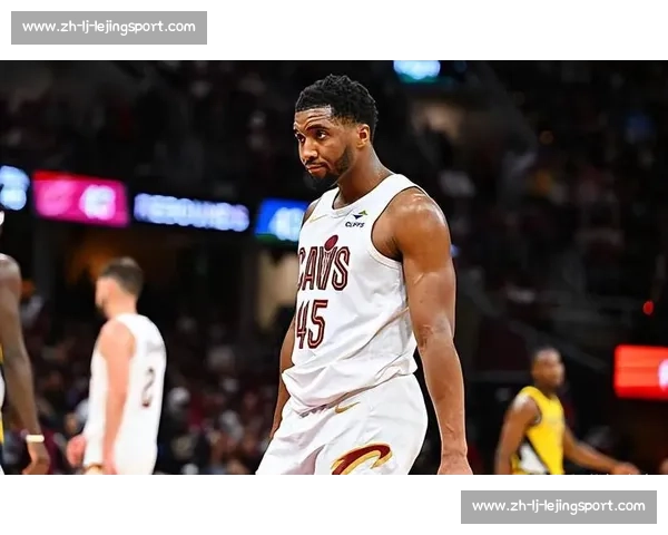 爆发式蜕变!小米切尔季后赛场均 15+6 创生涯新高,热火 2400 万续约锁定后场未来 爆发式蜕变!小米切尔季后赛场均 15+6 创生涯新高,热火 2400 万续约锁定后场未来